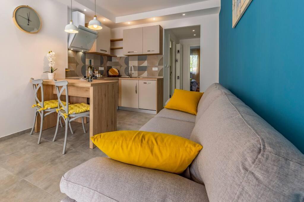 New Two Bedroom Apartment Maloni Pula Extérieur photo