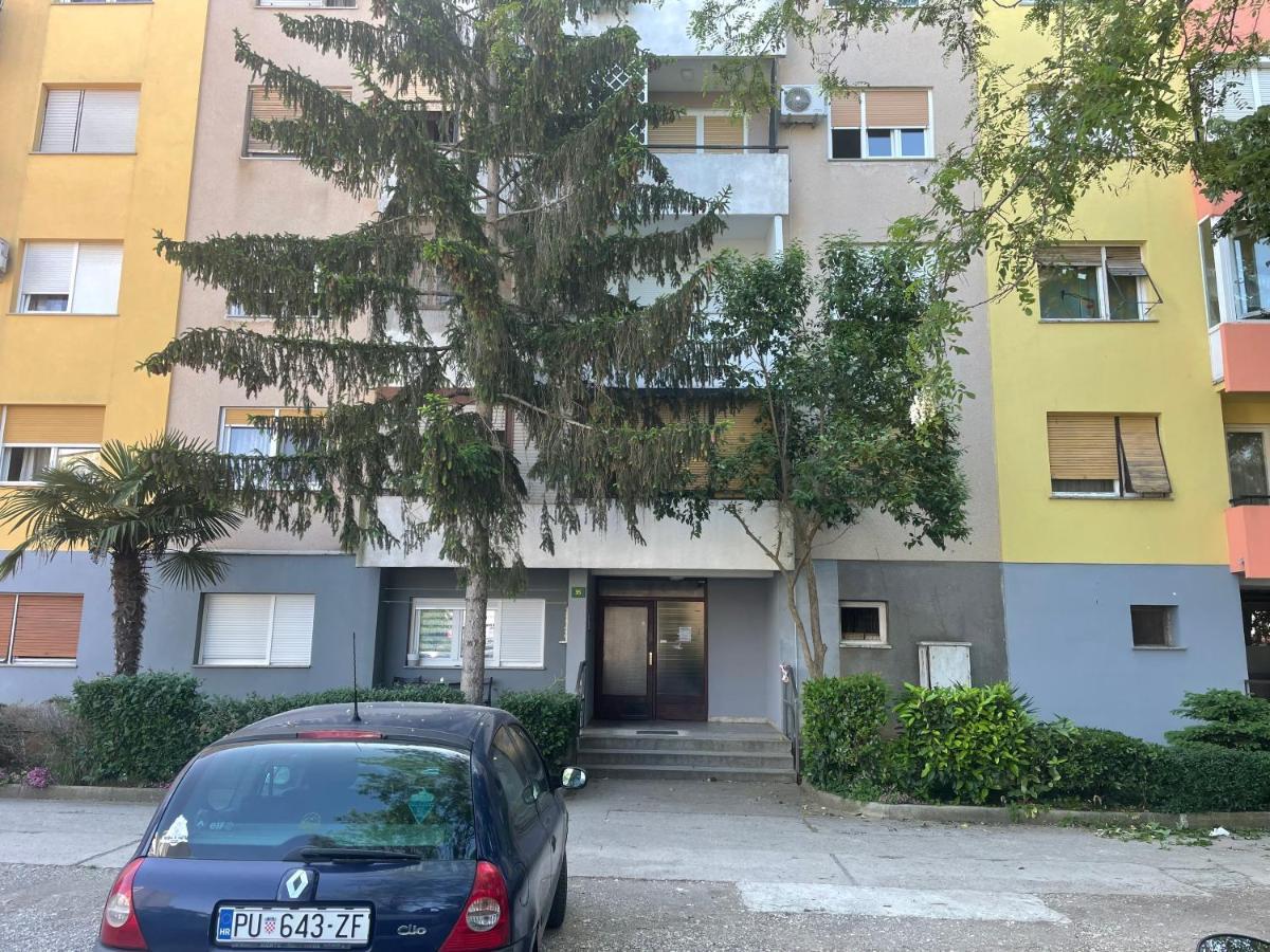 New Two Bedroom Apartment Maloni Pula Extérieur photo